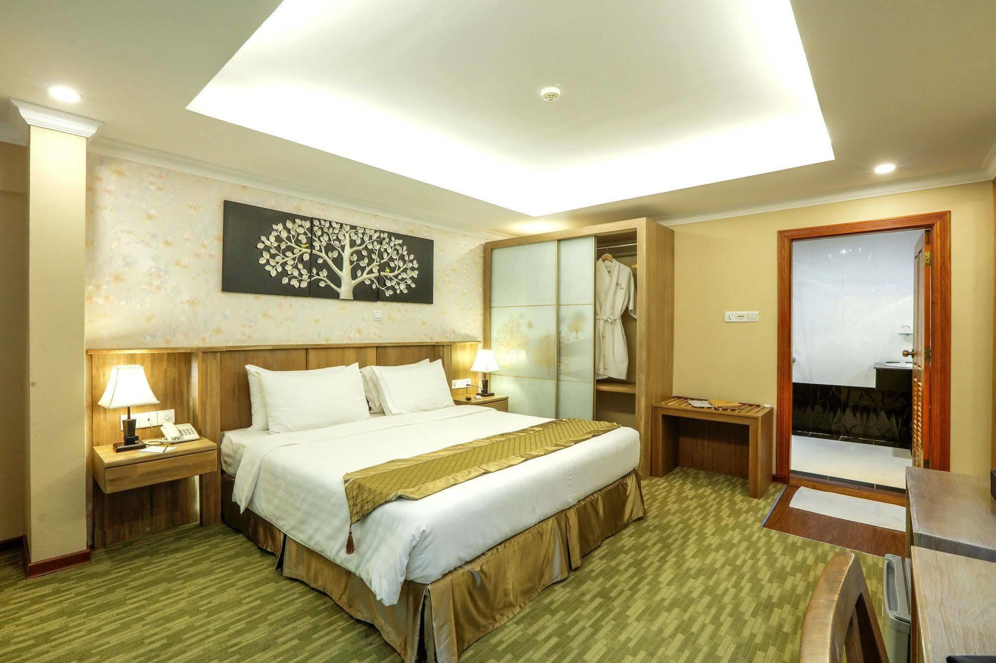 Royal Taunggyi Hotel Exterior foto